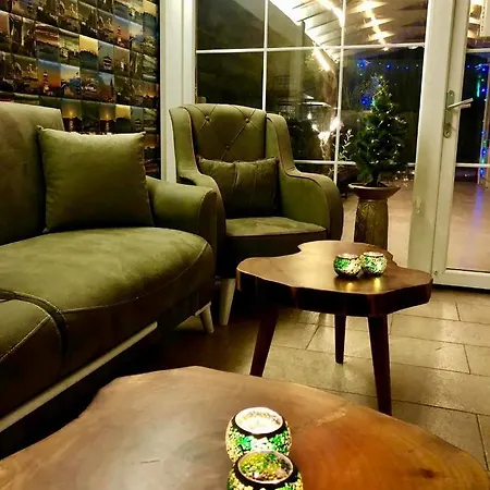 Min Hotel *